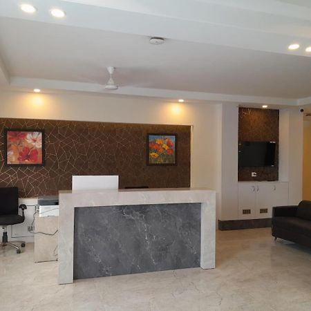 Hotel The Luxem - Behind Ibis Hotel Gurugram Gurgaon Exteriör bild